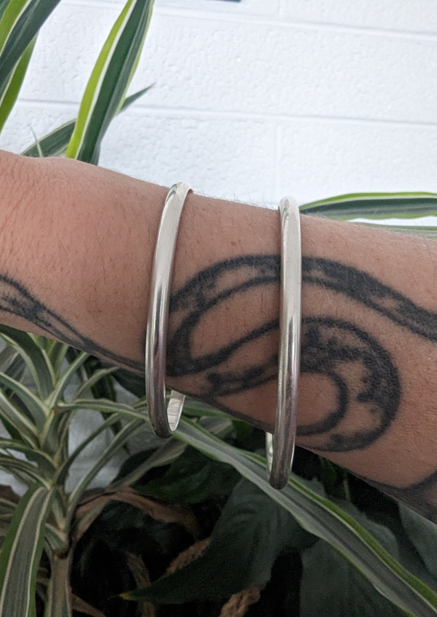 Straight up solid bangle